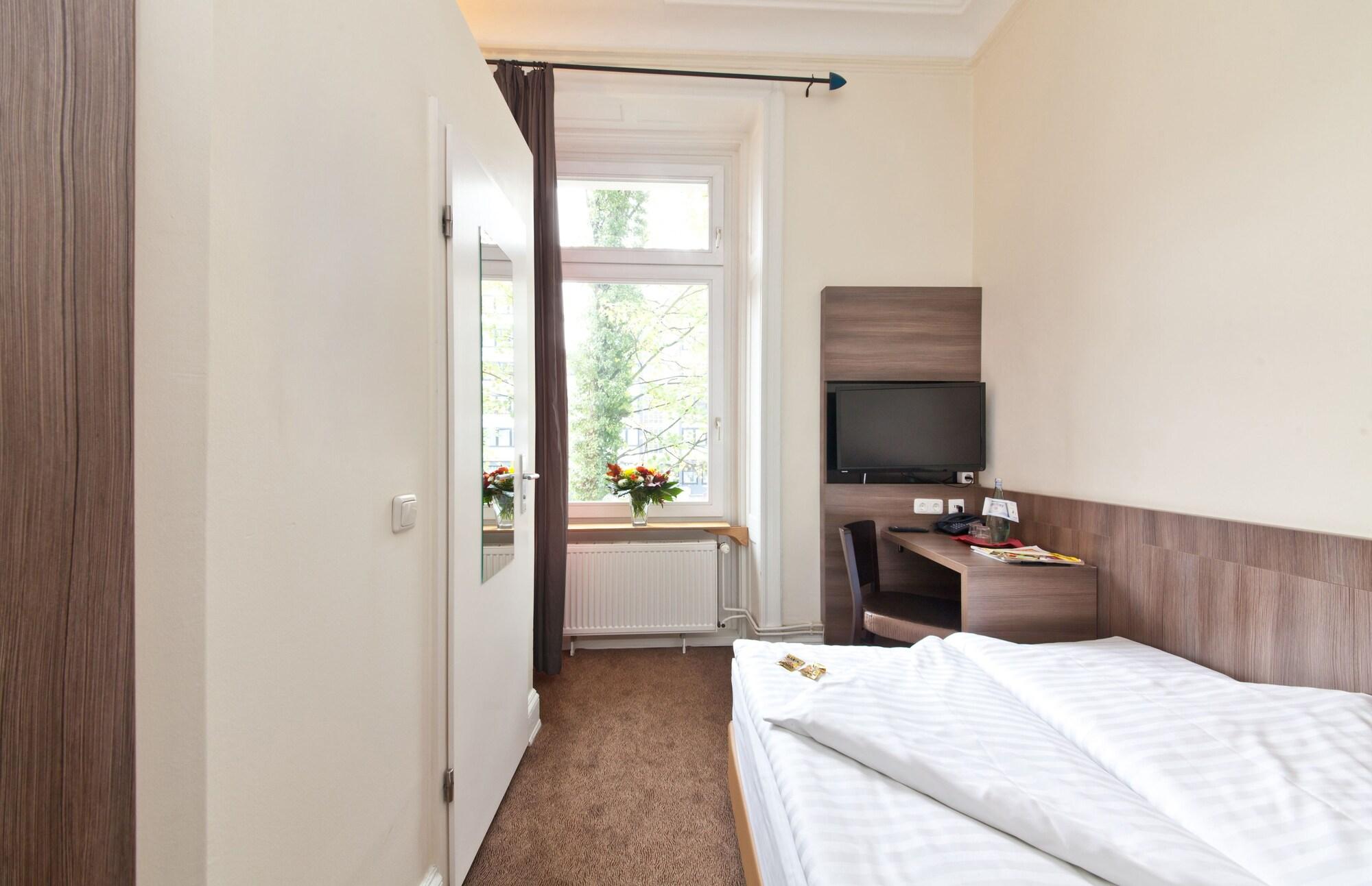 Hotel Koenigshof Хамбург Екстериор снимка