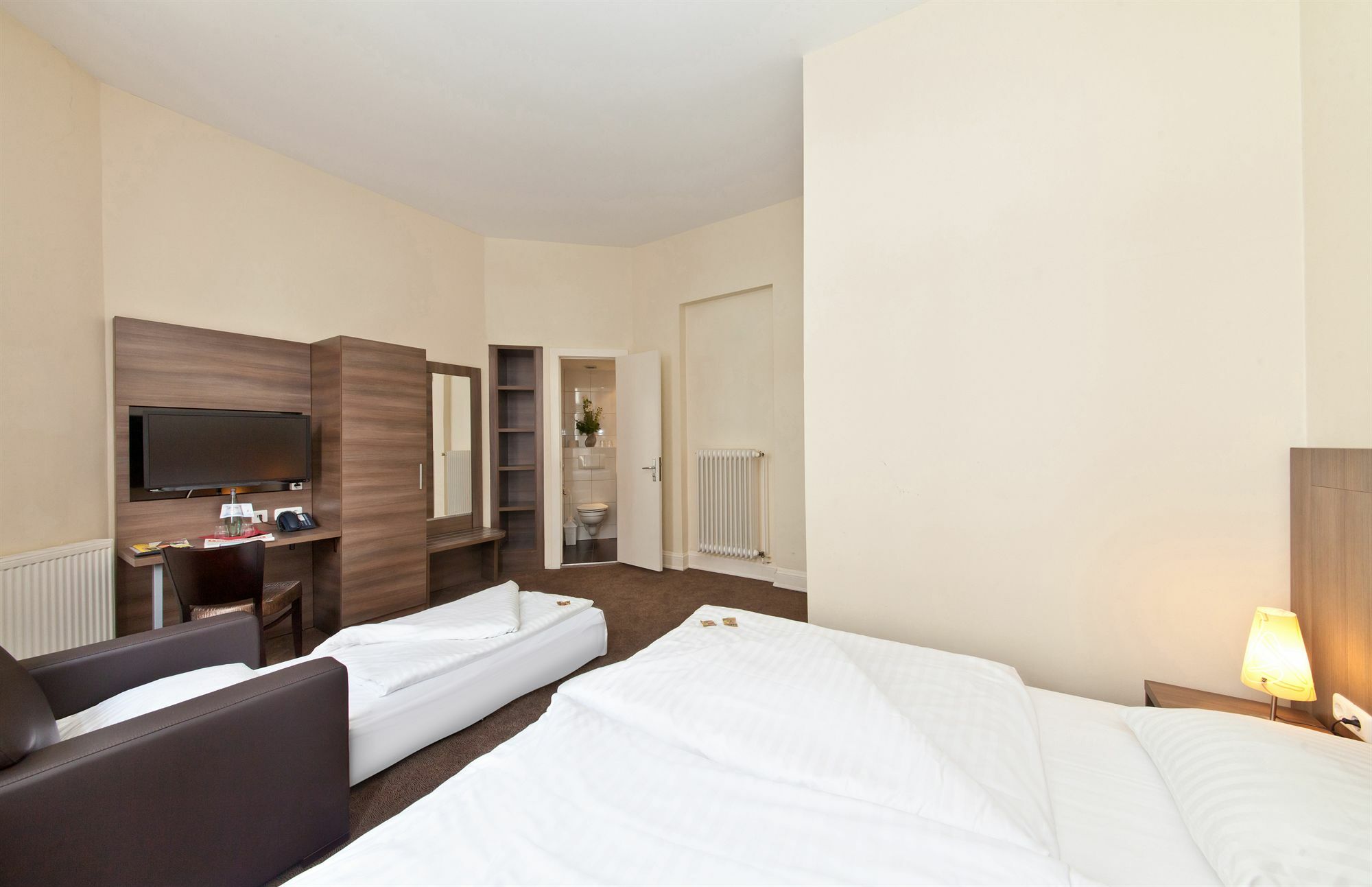 Hotel Koenigshof Хамбург Екстериор снимка